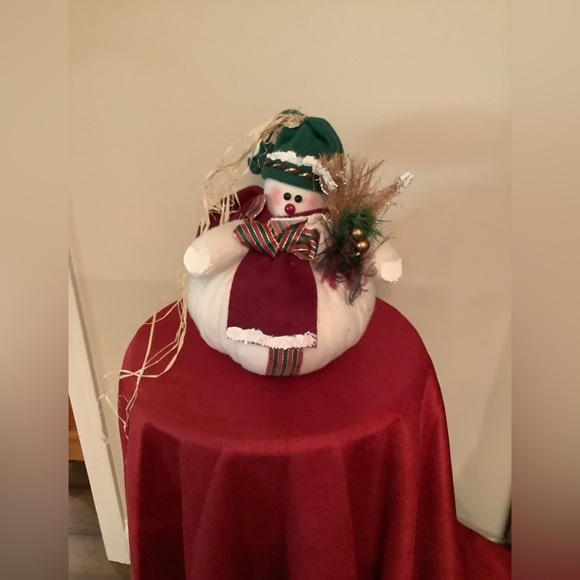 Cute ROLLY POLLY overstuffed Snowman. - Picture 1 of 2